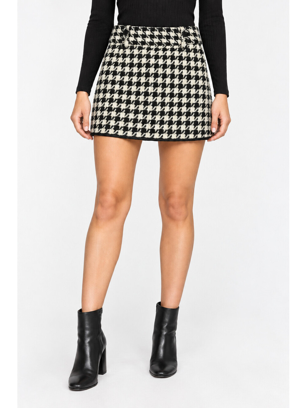 Zara Women’s Houndstooth Mini Skirt Black White Size L Textured